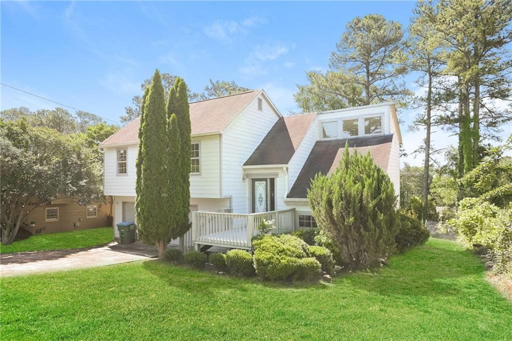 3 bedroom, 3 bathroom, 1,486 sq ft single family residence under contract at 2325 E Hill Way, Norcross, GA 30071 — photo 2