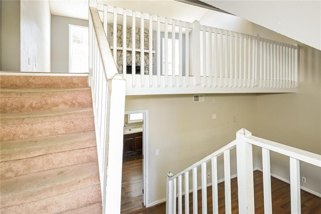 3 bedroom, 3 bathroom, 1,486 sq ft single family residence under contract at 2325 E Hill Way, Norcross, GA 30071 — photo 4
