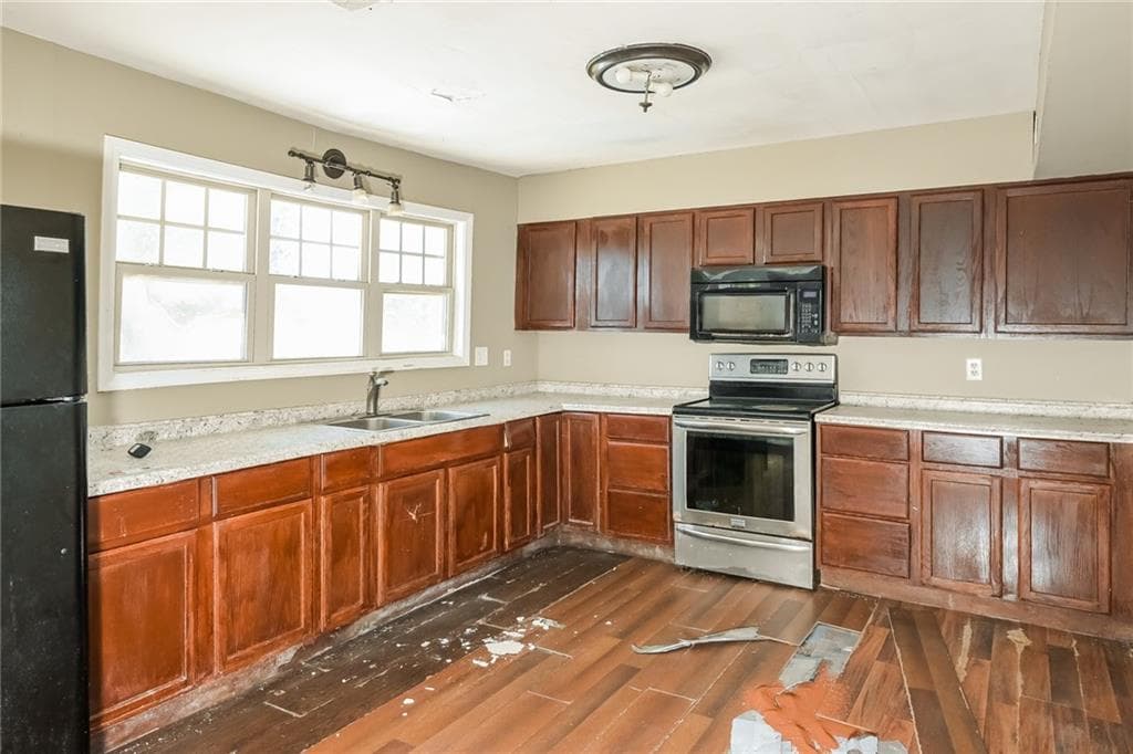 3 bedroom, 3 bathroom, 1,486 sq ft single family residence under contract at 2325 E Hill Way, Norcross, GA 30071 — photo 9