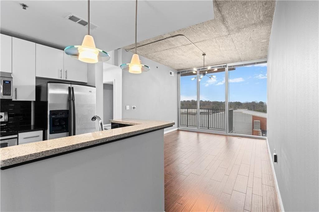 1 bedroom, 1 bathroom, 691 sq ft condominium for sale at 361 17th Street 706, Atlanta, GA 30363 — photo 8
