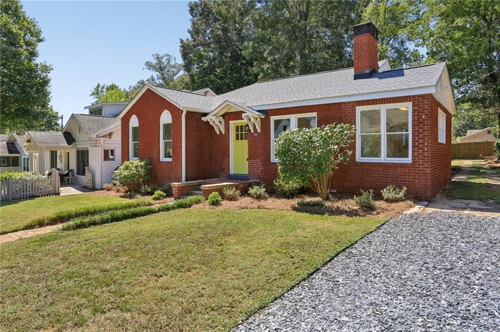 3 bedroom, 2 bathroom, 1,682 sq ft single family residence under contract at 267 Cambridge Avenue, Decatur, GA 30030 — photo 2