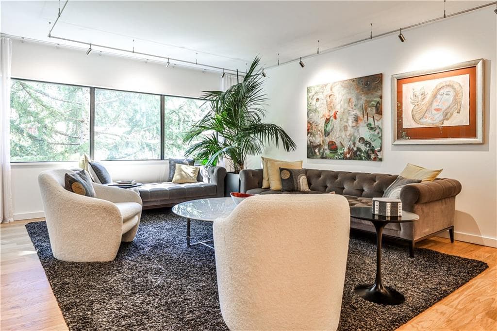 2 bedroom, 2 bathroom, 1,411 sq ft condominium under contract at 1130 Piedmont Avenue 511, Atlanta, GA 30309 — photo 2