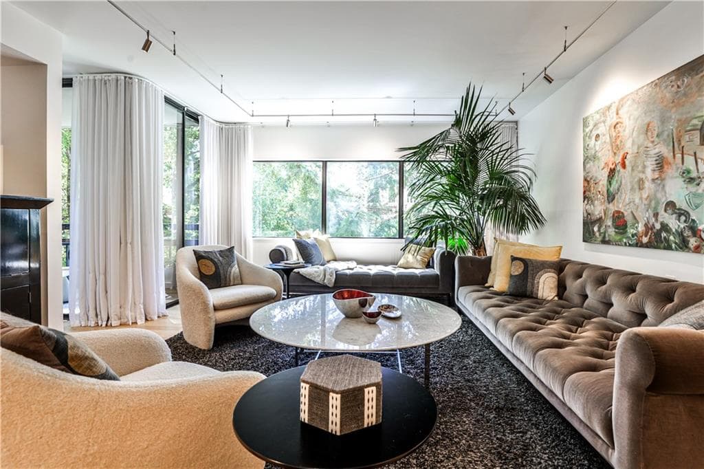 2 bedroom, 2 bathroom, 1,411 sq ft condominium under contract at 1130 Piedmont Avenue 511, Atlanta, GA 30309 — photo 5