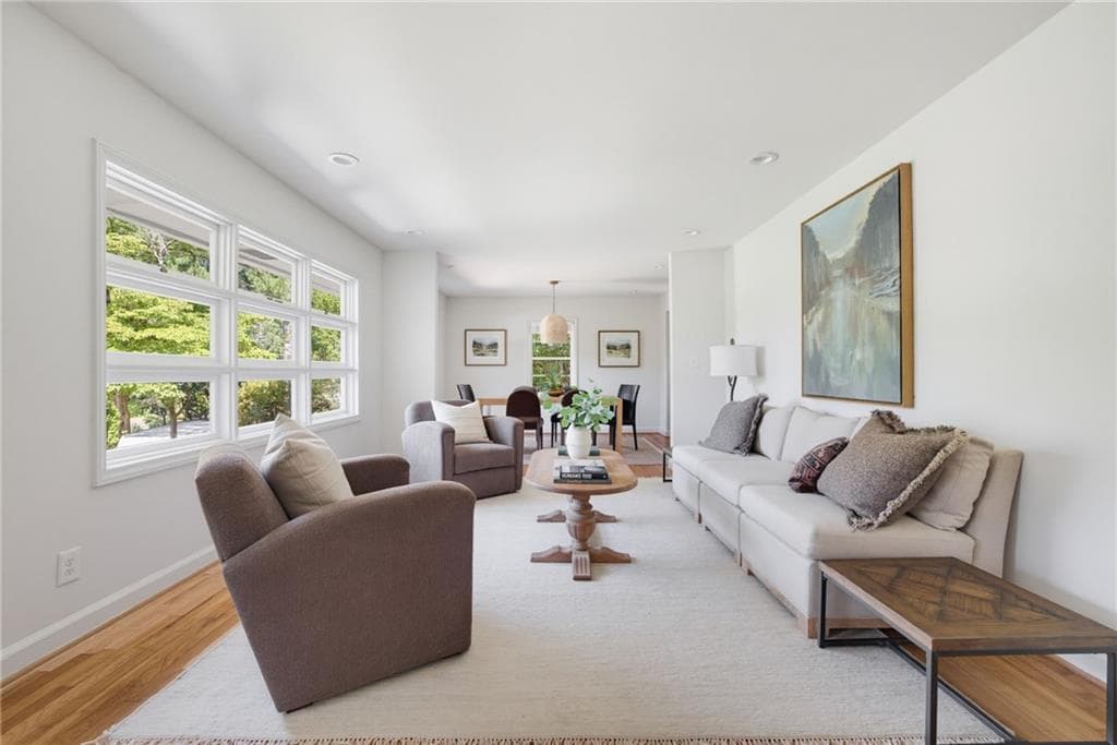 3 bedroom, 2 bathroom, 1,420 sq ft single family residence for sale at 567 N Superior Avenue, Decatur, GA 30033 — photo 4