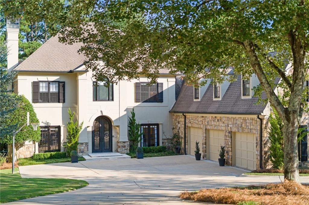 5 bedroom, 6 bathroom, 7,281 sq ft single family residence under contract at 303 Jupiter Hills Drive, Johns Creek, GA 30097 — photo 2