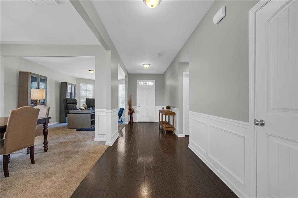 6 bedroom, 4 bathroom, 3,999 sq ft single family residence for sale at 520 Coventry Way, Mcdonough, GA 30252 — photo 4