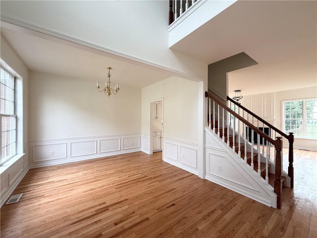 4 bedroom, 3 bathroom, 2,667 sq ft single family residence for sale at 2532 Haddenham Lane, Smyrna, GA 30082 — photo 4