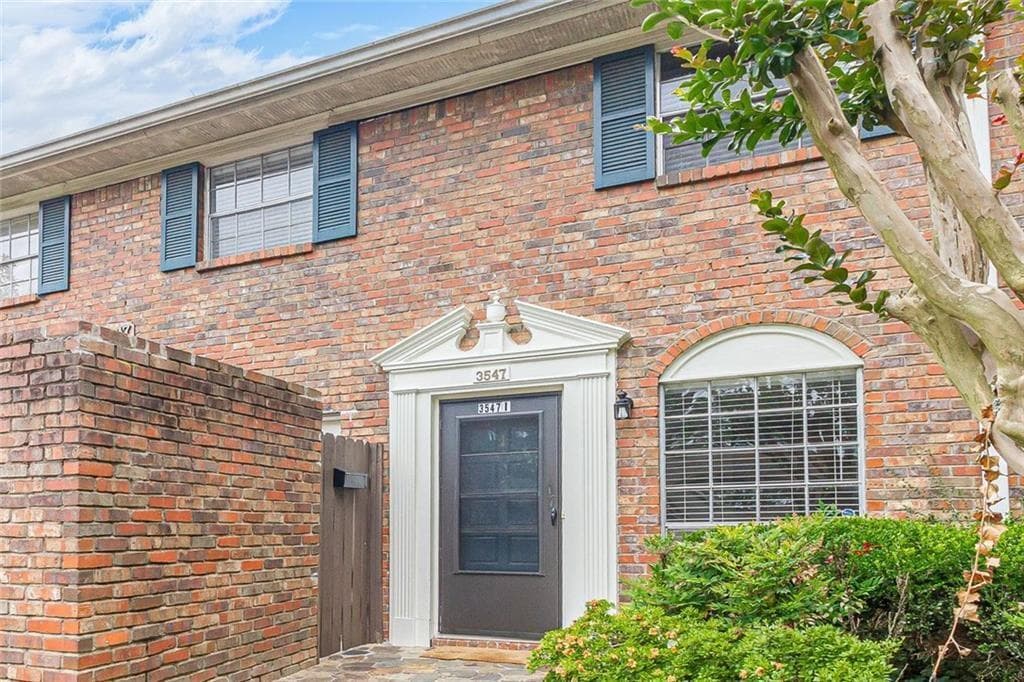 2 bedroom, 1 bathroom, 840 sq ft townhouse for sale at 3547 Old Chamblee Tucker I, Atlanta, GA 30340 — photo 2