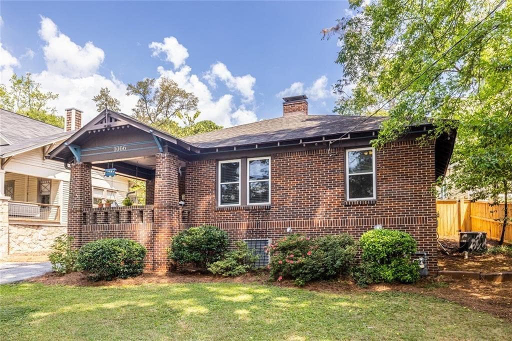 3 bedroom, 2 bathroom, 1,440 sq ft single family residence under contract at 1066 United Avenue, Atlanta, GA 30316 — photo 3