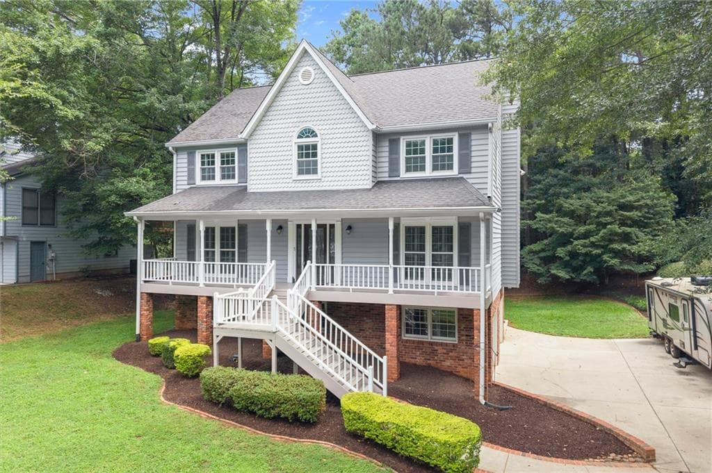 4 bedroom, 3 bathroom, 2,606 sq ft single family residence for sale at 2185 Wenlok Trail, Marietta, GA 30066 — photo 1 of 58