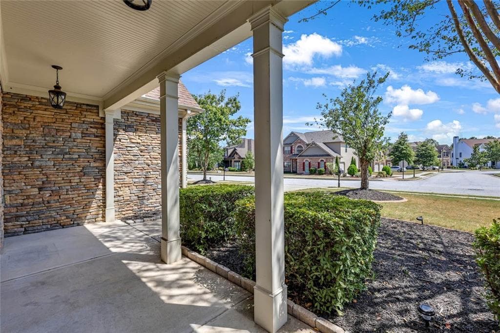 4 bedroom, 4 bathroom, 2,756 sq ft single family residence for sale at 320 Baymist Drive, Loganville, GA 30052 — photo 5