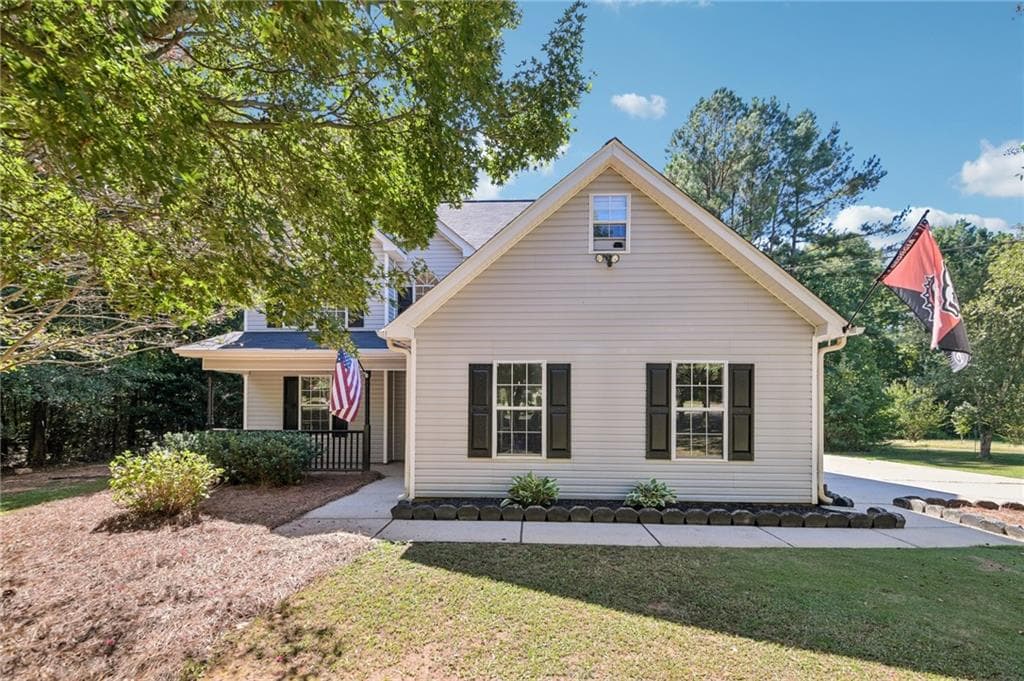 3 bedroom, 3 bathroom, 1,834 sq ft single family residence for sale at 90 Stallsworth Road, Mcdonough, GA 30252