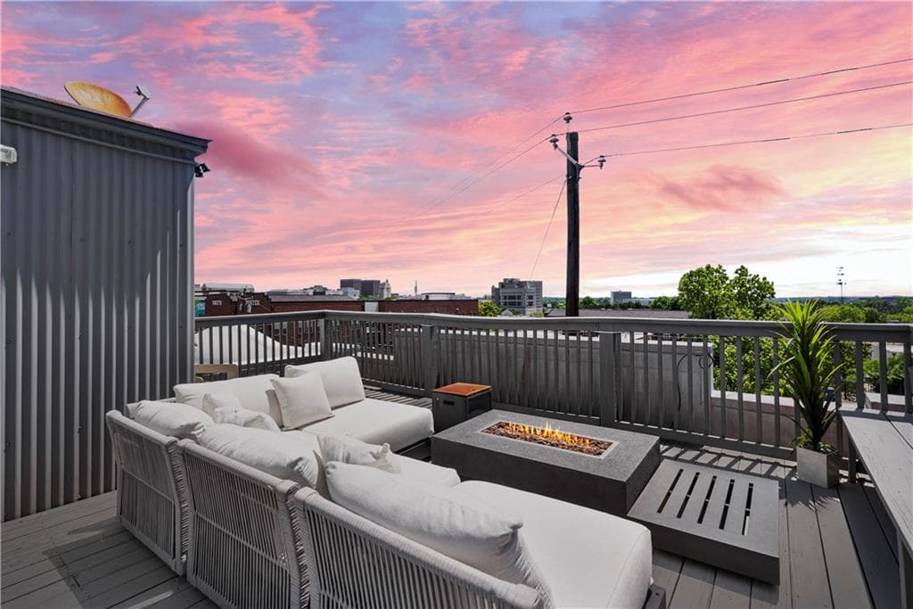 2 bedroom, 3 bathroom, 2,363 sq ft condominium for sale at 229 Peters Street 4, Atlanta, GA 30313 — photo 1 of 21