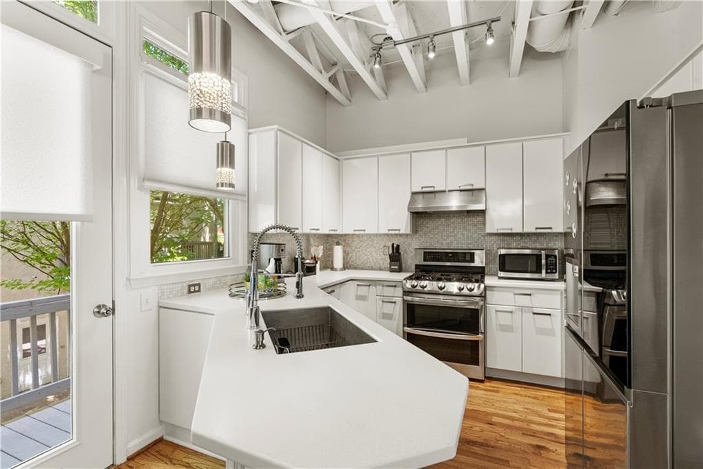 2 bedroom, 3 bathroom, 2,363 sq ft condominium for sale at 229 Peters Street 4, Atlanta, GA 30313 — photo 7