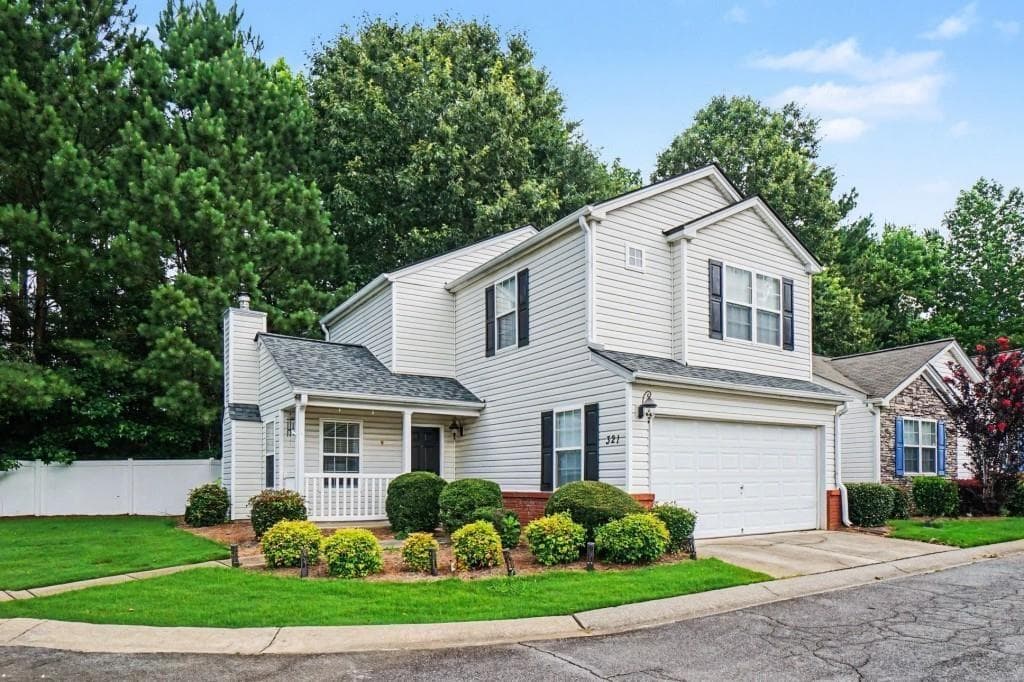 3 bedroom, 3 bathroom, 1,231 sq ft single family residence under contract at 321 Windcroft, Acworth, GA 30101
