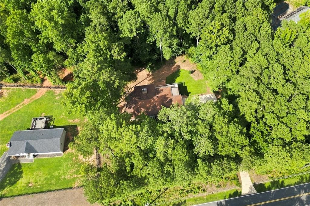 4 bedroom, 3 bathroom, 3,664 sq ft single family residence for sale at 6100 Fords Road, Acworth, GA 30101 — photo 4
