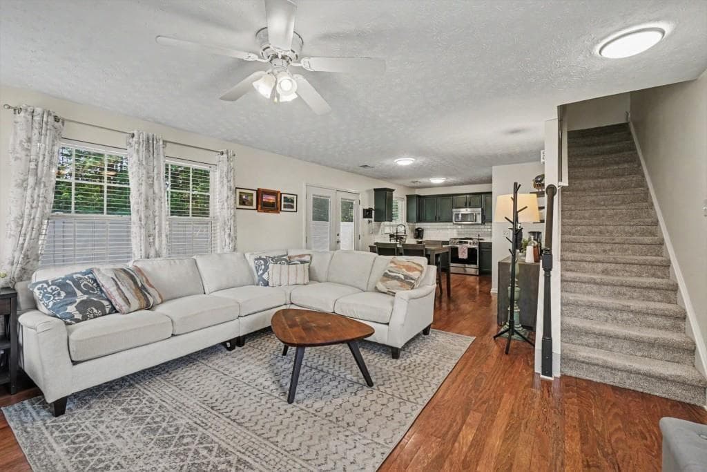 3 bedroom, 3 bathroom, 1,231 sq ft single family residence under contract at 321 Windcroft, Acworth, GA 30101 — photo 10