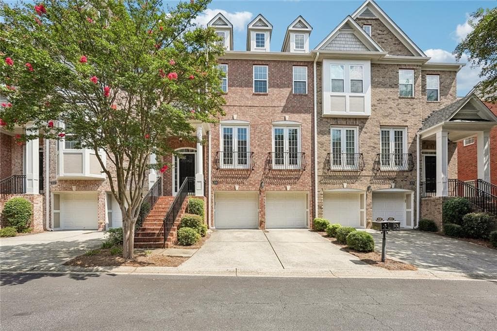 4 bedroom, 4 bathroom, 3,435 sq ft townhouse for sale at 3040 Woodwalk Drive 14, Atlanta, GA 30339 — photo 1 of 63