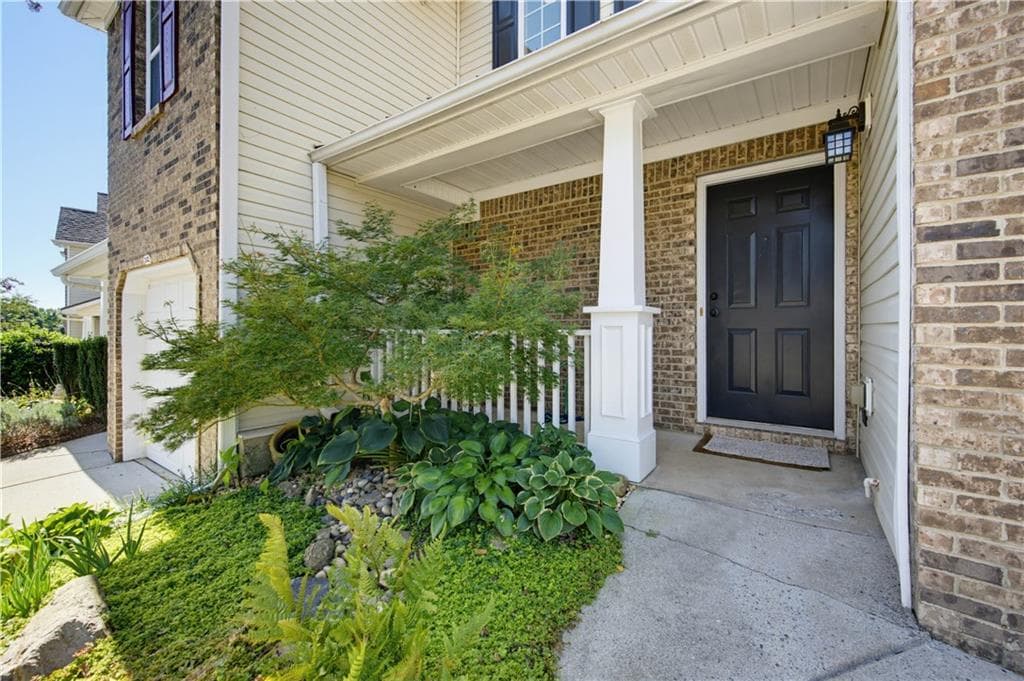 2 bedroom, 2 bathroom, 1,376 sq ft townhouse for sale at 240 Fox Creek Boulevard, Woodstock, GA 30188 — photo 2