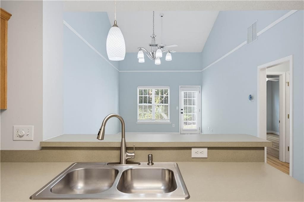 2 bedroom, 2 bathroom, 1,376 sq ft townhouse for sale at 240 Fox Creek Boulevard, Woodstock, GA 30188 — photo 7