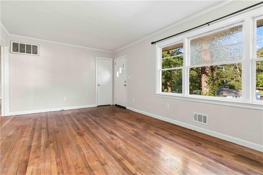 3 bedroom, 2 bathroom, 1,250 sq ft single family residence for sale at 1944 Mayes Drive, Marietta, GA 30067 — photo 4