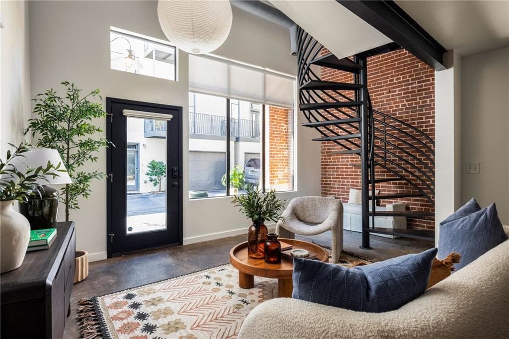 1 bedroom, 2 bathroom, 817 sq ft condominium for sale at 307 Cherokee Avenue 13, Atlanta, GA 30312 — photo 4