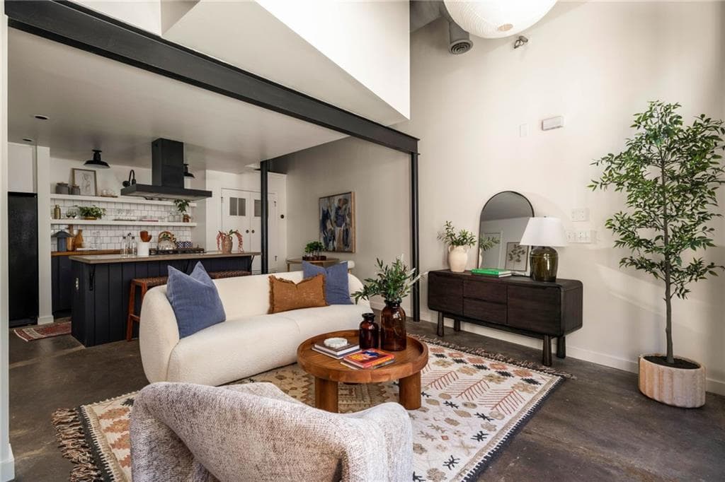 1 bedroom, 2 bathroom, 817 sq ft condominium for sale at 307 Cherokee Avenue 13, Atlanta, GA 30312 — photo 5