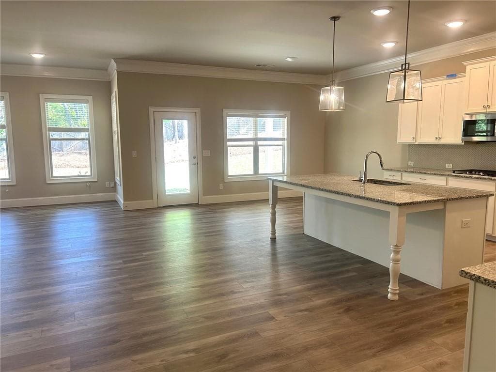 4 bedroom, 4 bathroom, 2,815 sq ft single family residence for rent at 4070 Mayhill Circle, Cumming, GA 30040 for $3,100 a month — photo 8