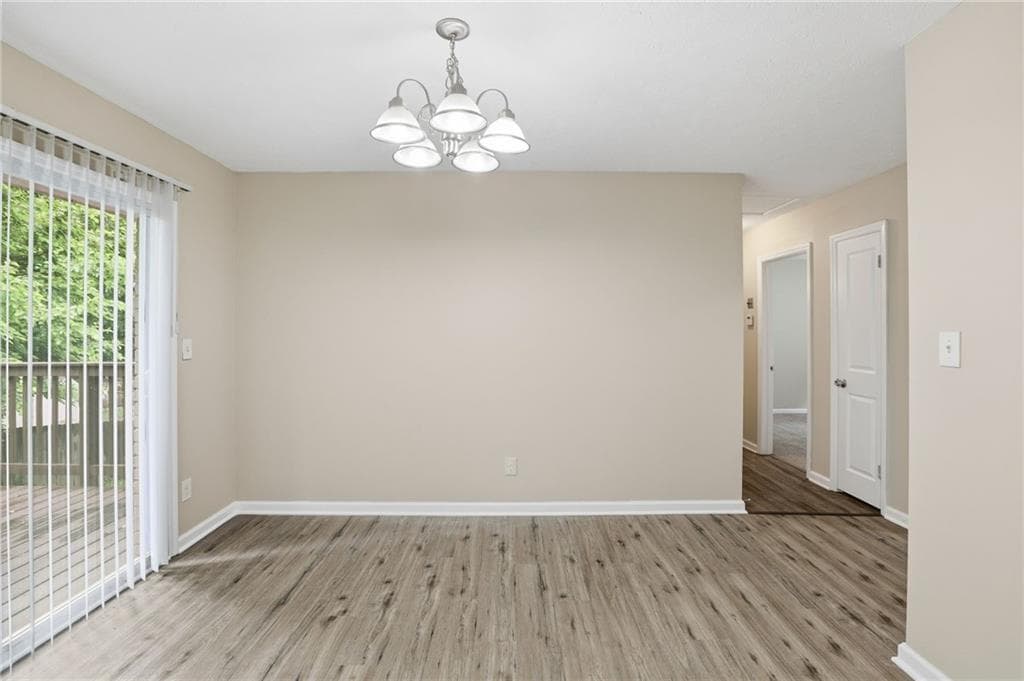 3 bedroom, 2 bathroom, 1,310 sq ft single family residence for sale at 2225 Emerald Castle Drive, Decatur, GA 30035 — photo 8