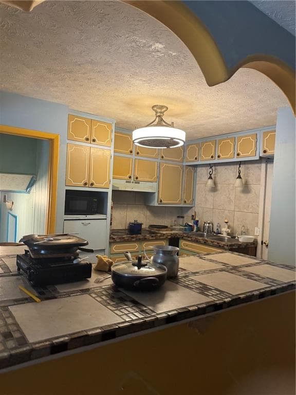5 bedroom, 3 bathroom, 1,676 sq ft single family residence for sale at 6186 Holiday Boulevard, Forest Park, GA 30297 — photo 5