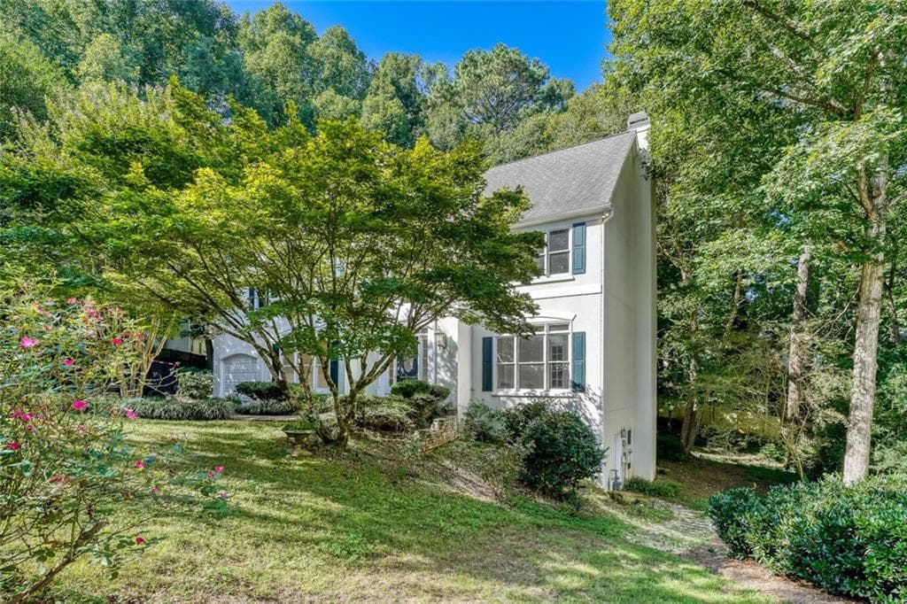 5 bedroom, 5 bathroom, 4,846 sq ft single family residence for sale at 1363 Fallsbrook Way, Acworth, GA 30101 — photo 3
