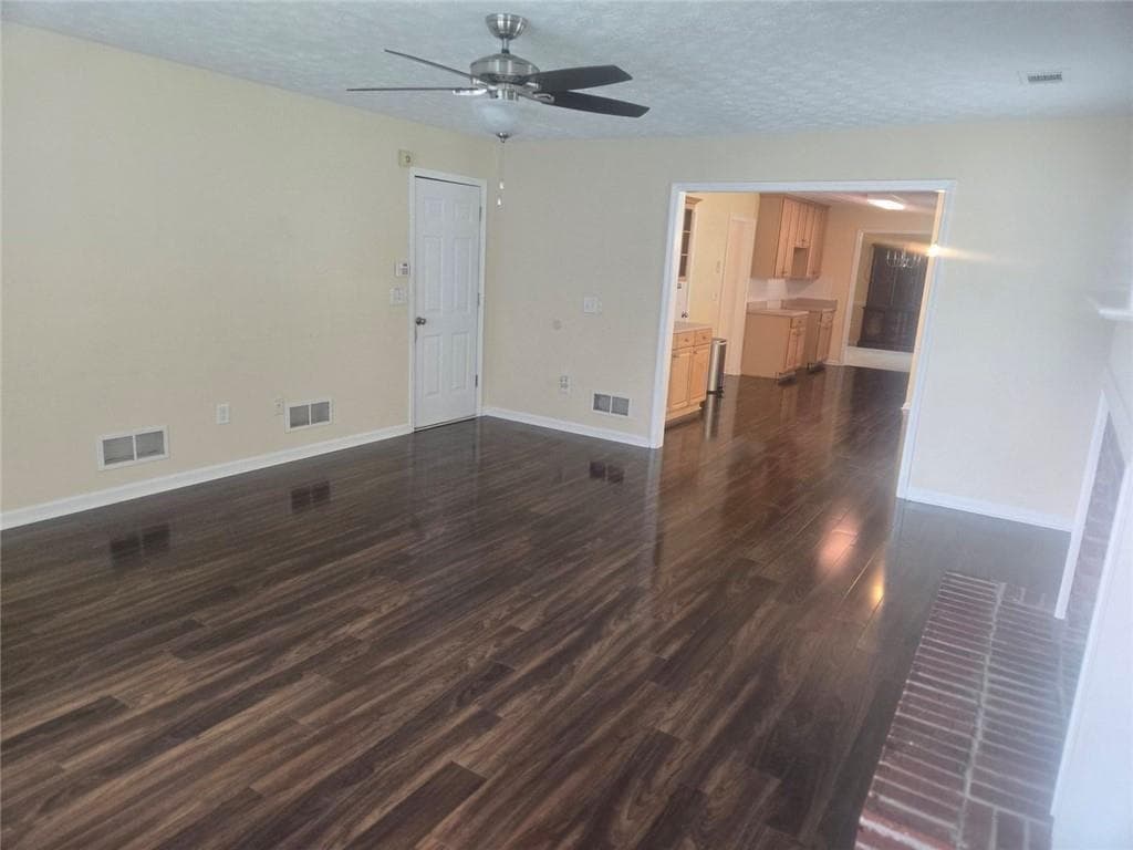 5 bedroom, 3 bathroom, 2,794 sq ft single family residence for sale at 22 Windcrest Keep, Covington, GA 30016 — photo 7