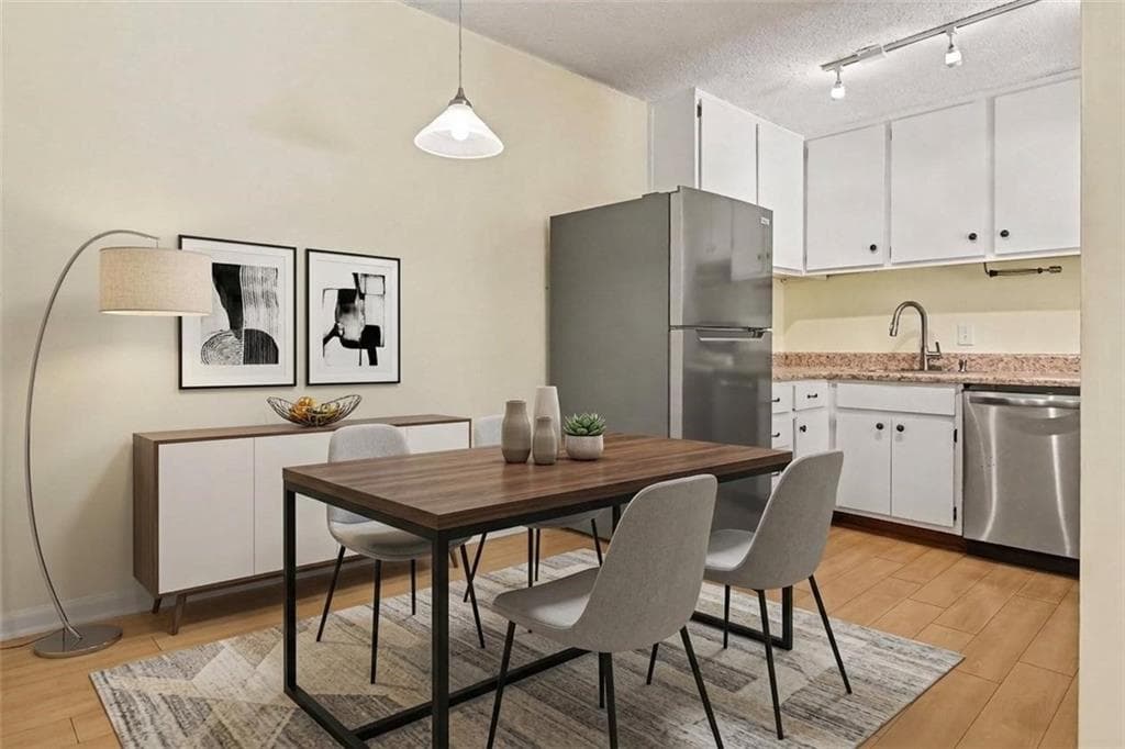 1 bedroom, 1 bathroom, 648 sq ft condominium for sale at 1225 Church Street M, Decatur, GA 30030 — photo 4