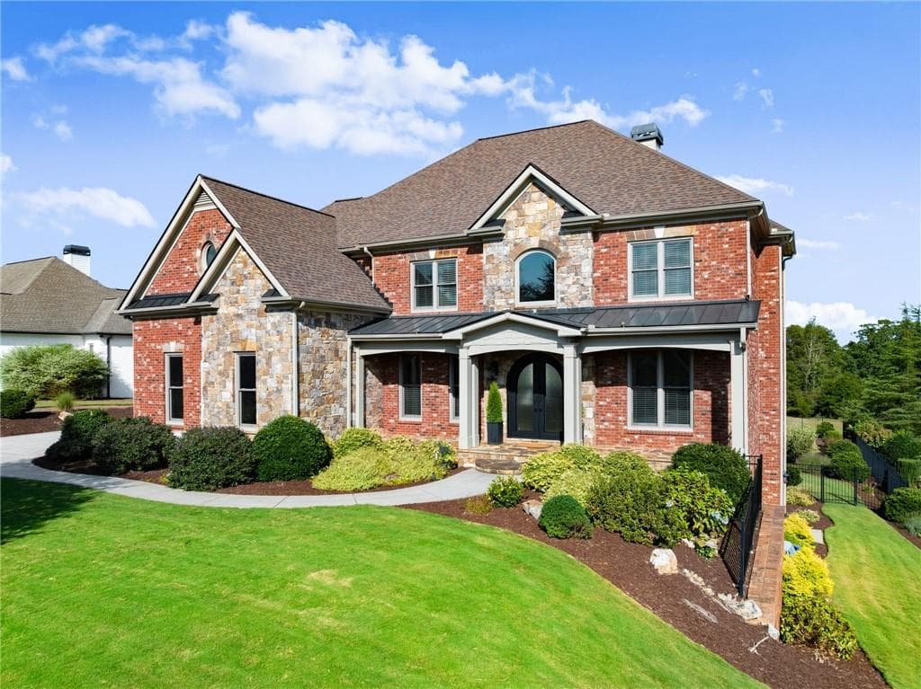 5 bedroom, 6 bathroom, 4,588 sq ft single family residence for sale at 4645 Manor Drive, Gainesville, GA 30506 — photo 2