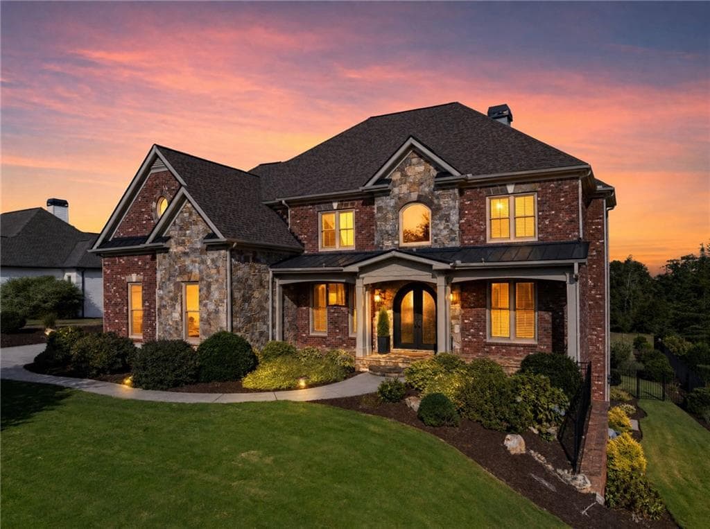 5 bedroom, 6 bathroom, 4,588 sq ft single family residence for sale at 4645 Manor Drive, Gainesville, GA 30506 — photo 3