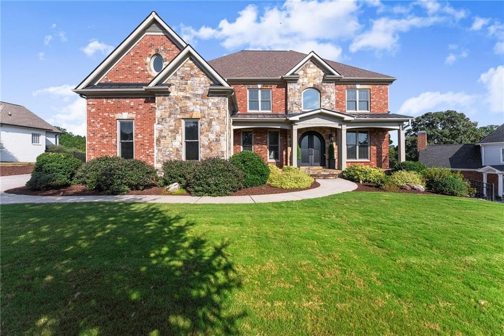 5 bedroom, 6 bathroom, 4,588 sq ft single family residence for sale at 4645 Manor Drive, Gainesville, GA 30506 — photo 4