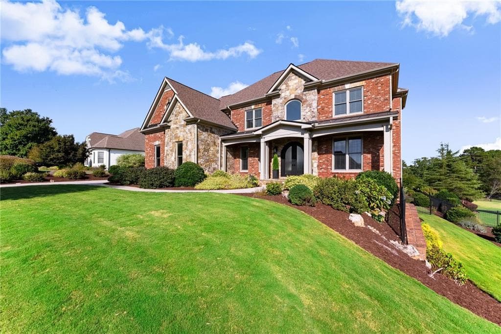 5 bedroom, 6 bathroom, 4,588 sq ft single family residence for sale at 4645 Manor Drive, Gainesville, GA 30506 — photo 5