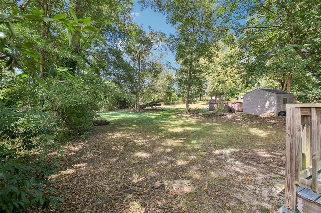 3 bedroom, 2 bathroom, 1,700 sq ft single family residence for sale at 615 N 17th Street, Griffin, GA 30223 — photo 3