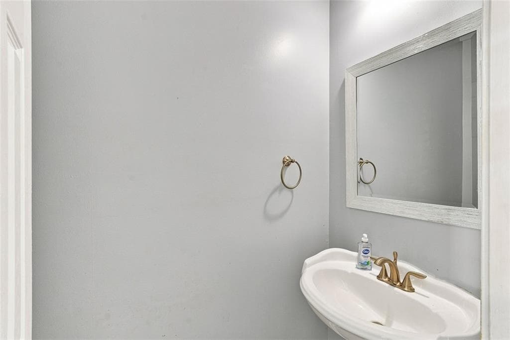 4 bedroom, 3 bathroom, 2,102 sq ft single family residence for sale at 3524 Pine Grove Drive, Douglasville, GA 30135 — photo 7