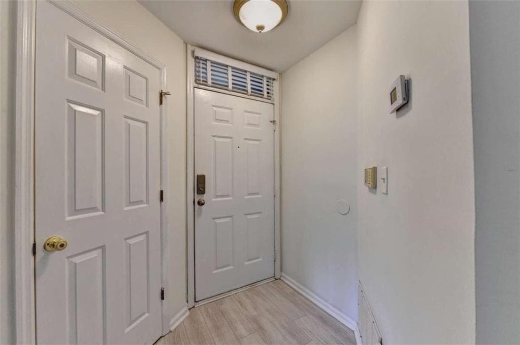 2 bedroom, 2 bathroom, 1,263 sq ft condominium for sale at 1303 McGill Park Avenue 1303, Atlanta, GA 30312 — photo 3