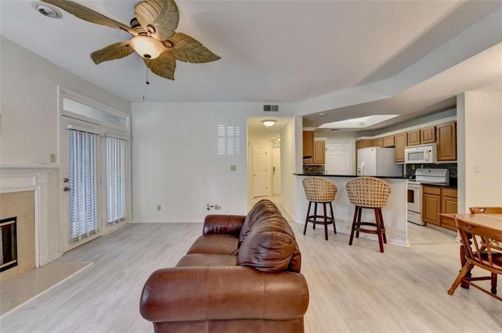 2 bedroom, 2 bathroom, 1,263 sq ft condominium for sale at 1303 McGill Park Avenue 1303, Atlanta, GA 30312 — photo 7