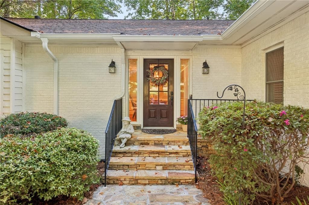 3 bedroom, 3 bathroom, 3,813 sq ft single family residence for sale at 2350 Roxburgh Drive, Roswell, GA 30076 — photo 2