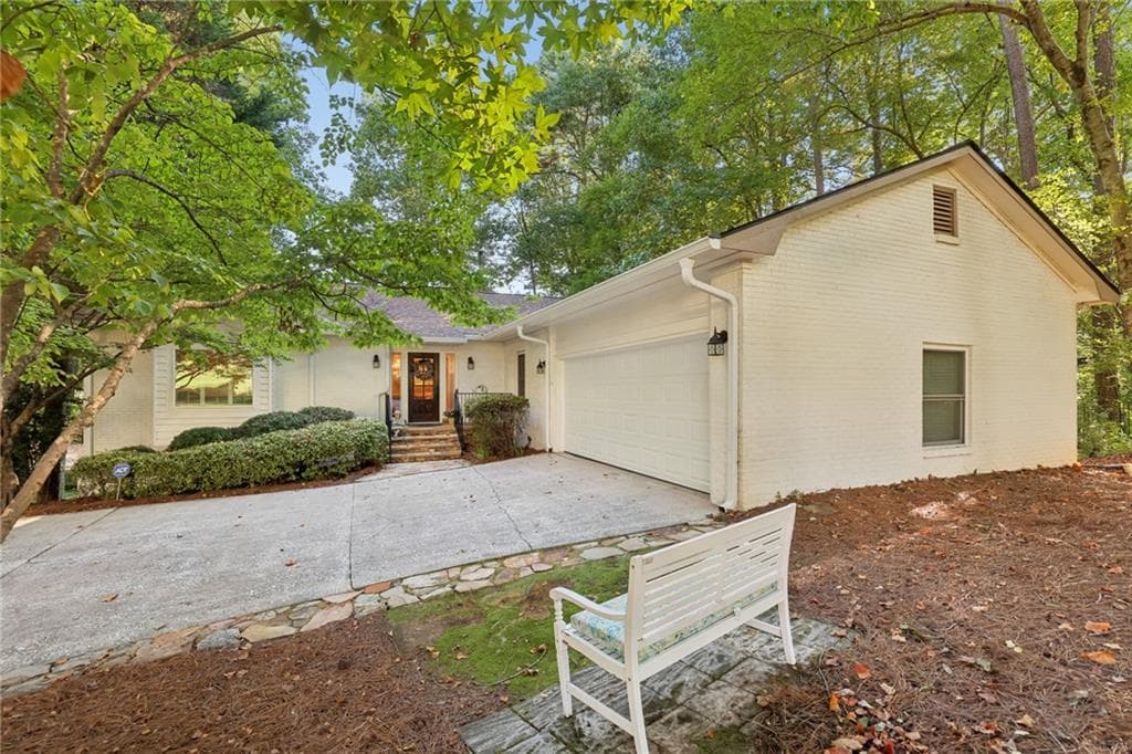 3 bedroom, 3 bathroom, 3,813 sq ft single family residence for sale at 2350 Roxburgh Drive, Roswell, GA 30076 — photo 4