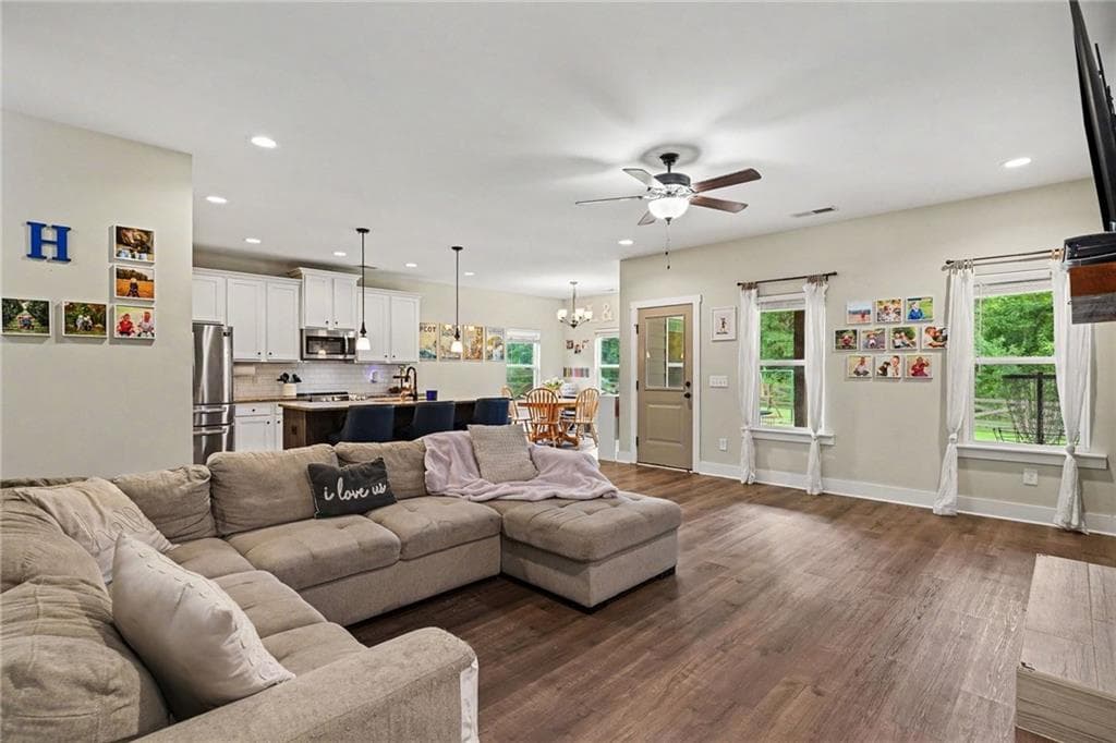 4 bedroom, 3 bathroom, 2,263 sq ft single family residence for sale at 2080 Snapping Shoals Road, Mcdonough, GA 30252 — photo 2