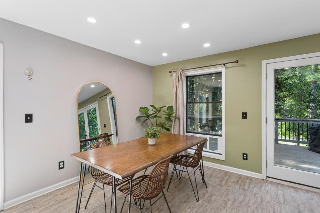 4 bedroom, 4 bathroom, 2,561 sq ft single family residence under contract at 326 W Claiborne Court, Marietta, GA 30066 — photo 7