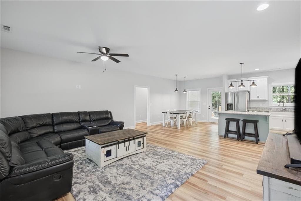 5 bedroom, 3 bathroom, 2,424 sq ft single family residence for sale at 1632 New Rosedale Road, Armuchee, GA 30105 — photo 2