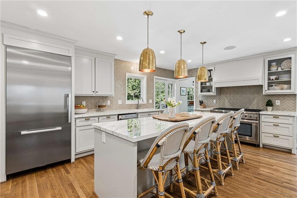 5 bedroom, 4 bathroom, 3,700 sq ft single family residence for sale at 1005 Wadsworth Drive, Atlanta, GA 30318 — photo 8