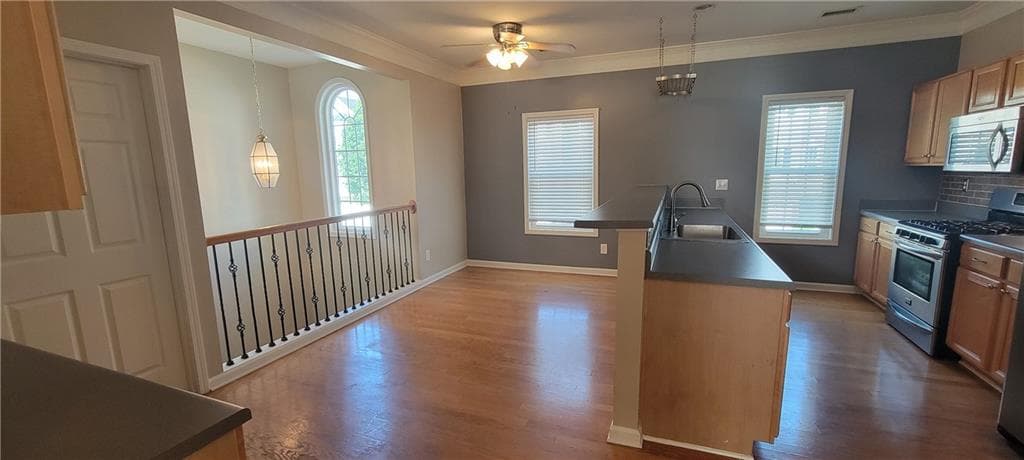 3 bedroom, 4 bathroom, 2,252 sq ft townhouse for sale at 6005 Turfway Park Court, Sugar Hill, GA 30518 — photo 7