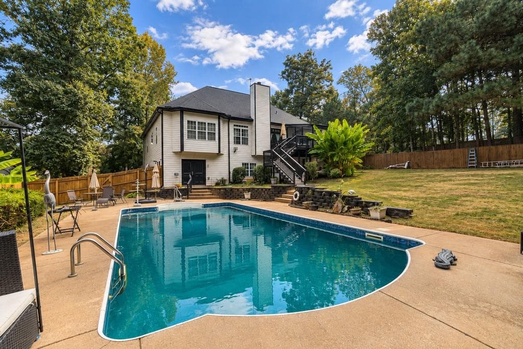 4 bedroom, 4 bathroom, 4,100 sq ft single family residence for sale at 151 Dumar Lane, Hoschton, GA 30548 — photo 2
