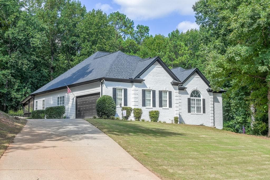 4 bedroom, 4 bathroom, 4,100 sq ft single family residence for sale at 151 Dumar Lane, Hoschton, GA 30548 — photo 1 of 50
